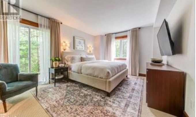 The Blue Mountains Ski Chalet | Blue Mountain Luxury Chalet with Hot Tub, 30+ day staysn