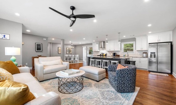 Smyrna House | Blue Ribbon 3BR/2BA Bungalow near Truist Park