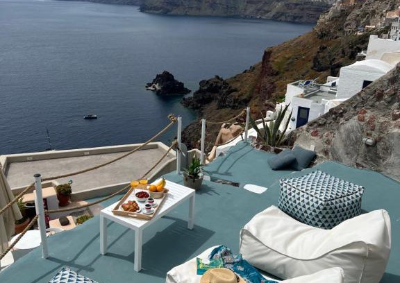 Oia Villa | Blue Sky Cave House