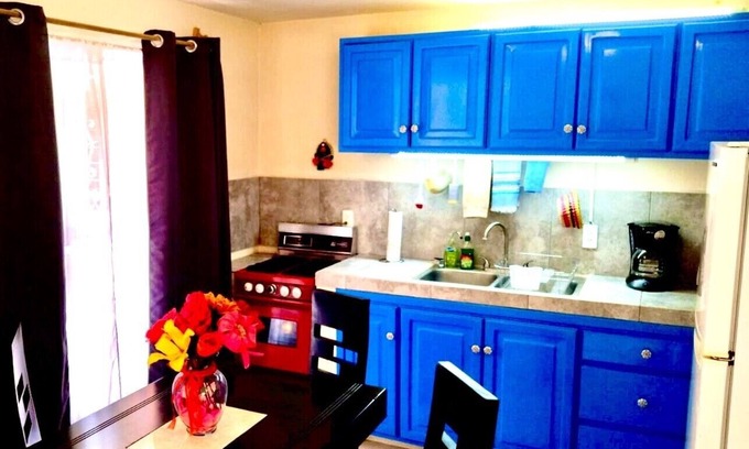 Riberas del Pilar Apartment | Blue Upstairs Apt./Very comfy Queen Beds/Balcony/WIFI 40Mgs speed Fiber Optic