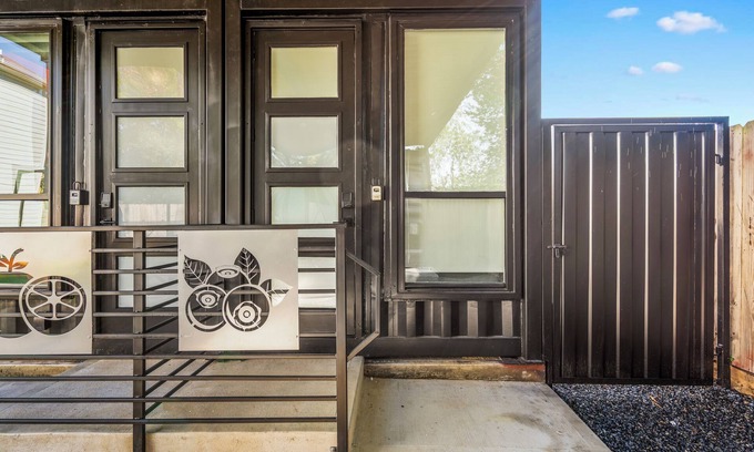 Greater East End Apartment | Blueberry Container @EADO Juice Box