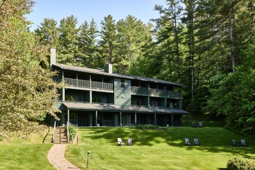 Stowe Area Hotel | Bluebird Cady Hill Lodge