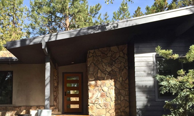 West Hills House | Bluebird Day - Stargazer