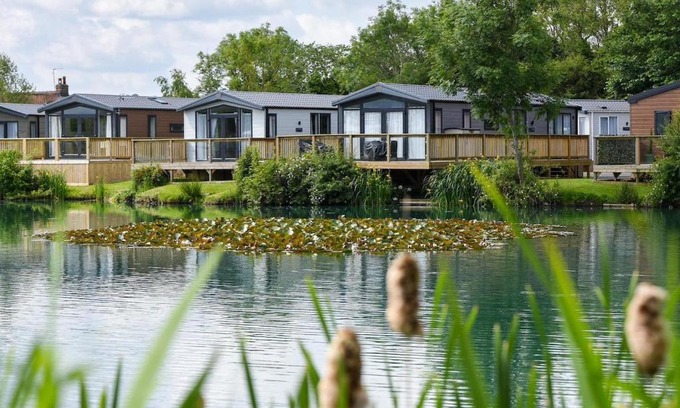 Malton House | Bluebird lodge - Brickyard Lakes