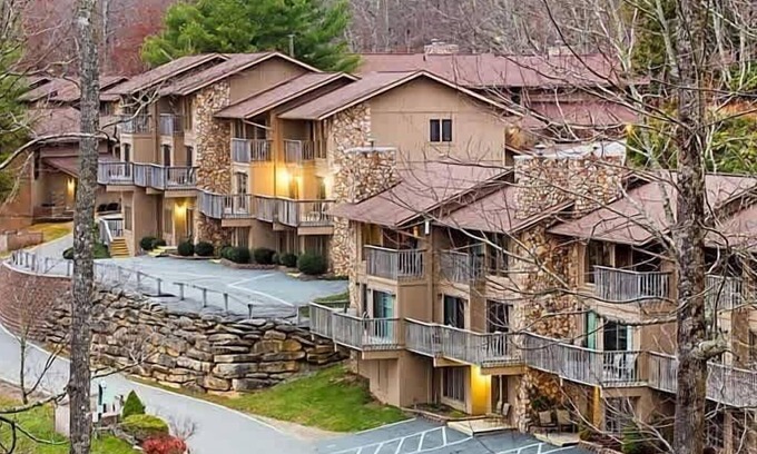 Banner Elk Condo | BlueGreen Blue Ridge Village | 1BR Villa