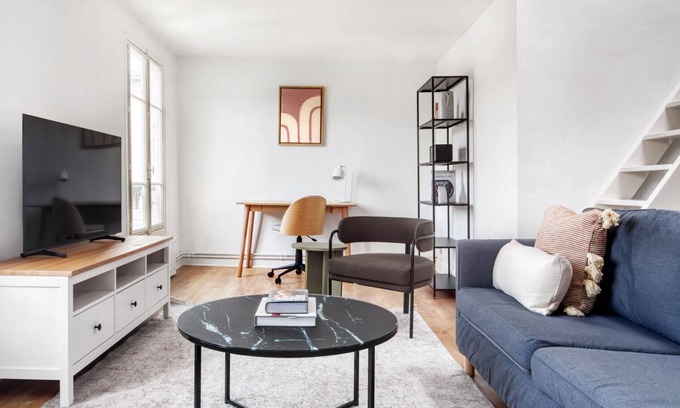 2nd Arrondissement Apartment | Blueground | Notre Dame de Lorette, nr opera