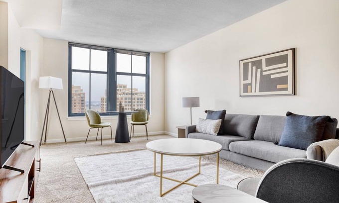 Aurora Highlands Apartment | Blueground | Pentagon City, rooftop, nr Arlington Cemetery