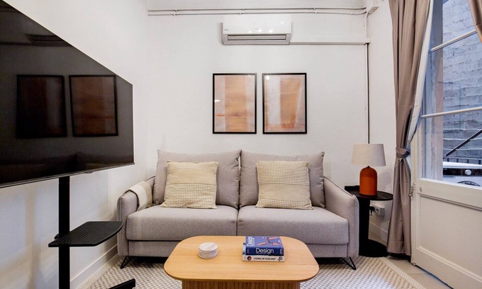 La Sagrada Familia Apartment | Blueground | Sagrada Família, AC, w/d, elevator