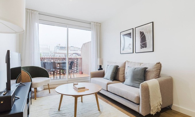Les Tres Torres House | Blueground | Sarrià, balcony & views, nr Tibidabo