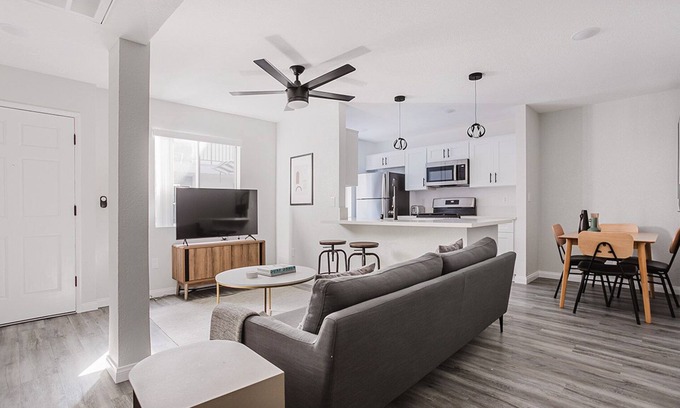 West Los Angeles Apartment | Blueground | Westwood 2bd apartment, fully furnished
