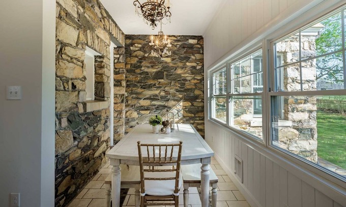 Blue Ridge House | Bluemont Belle is settled on a Historic Equestrian VA Estate