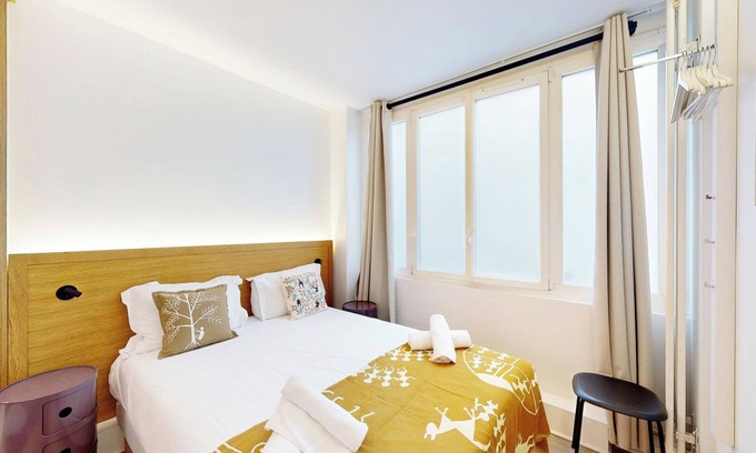 Quartier de la Folie-Mericourt Apartment | Bluestay 280 - Charming apartment in Paris