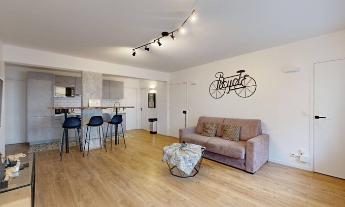 12th Arrondissement Apartment | Bluestay 69 - Charming apartment in Paris