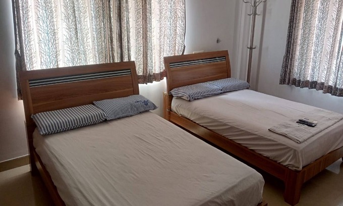 Saravanampatty Hotel | Bluestones Residency