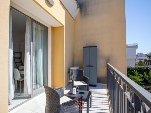 Bitonto Apartment | Bnb of the Nations, parking , 9min Airport & Sea