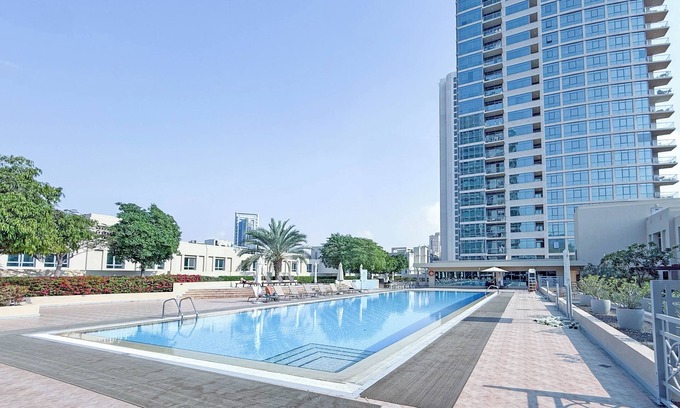 Dubai Apartment | bnbme - Golf Tower - 2 BDR
