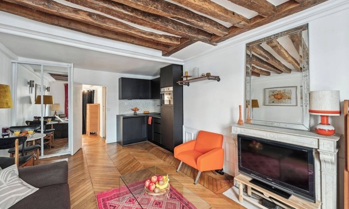 Vivienne Apartment | BnBNook - Bright 1BR by Opera and Louvre and Galleries
