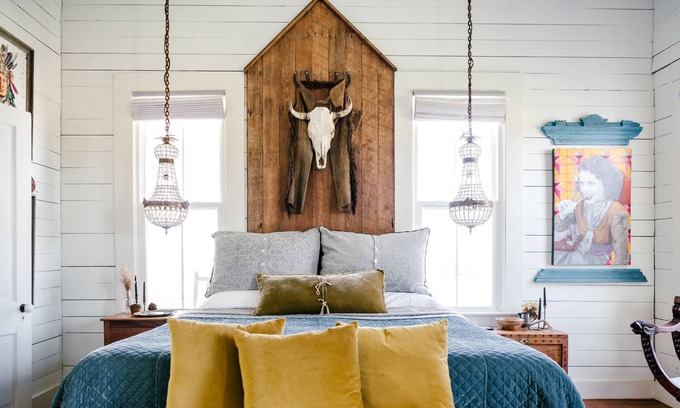 Burton Other | BNR Farmstead- The Farmhouse + 15 min from Round Top!