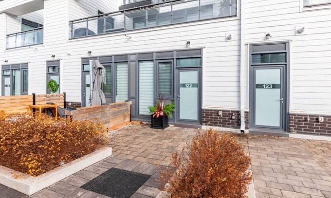 Big Bay Point Condo | Boardwalk Condo at Friday Harbour Resort