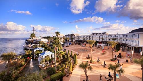 Clear Lake Shores Hotel | Boardwalk Inn