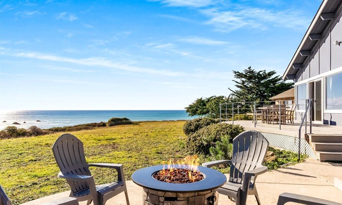 Sereno del Mar House | BodegaBayBeachHome~FUN Coastal Family Retreat-BeautifulViews!PoolTable&Lounge