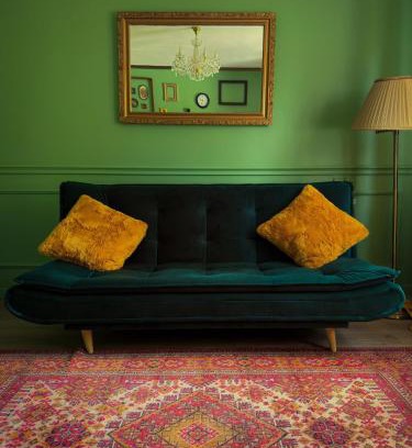 Dniprovs'kyi District Apartment | Bohemia - soulful stay, 5 min to metro