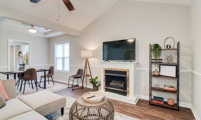 National Hills House | Boho-Inspired Townhome by Masters!
