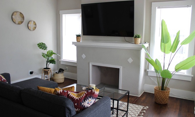 Fort Worth Apartment | BoHo Paradise in Fort Worth's Historic Fairmount-Southside District