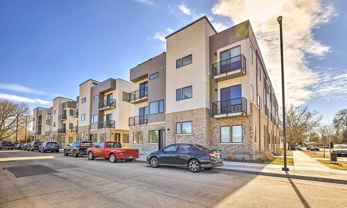 Veterans Park House | Boise Townhome w/Rooftop Deck, 2 Mi to Downtown!