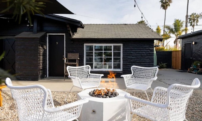 South Oceanside Apartment | 'Bold As Love' Suite 1 *Walking distance to beach & shops*