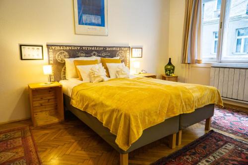 Krisztinavaros Apartment | Bond & Sue