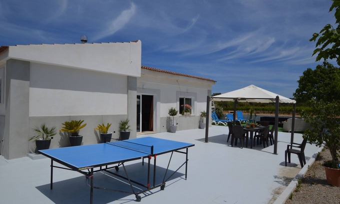 Buger Ski Chalet | Bonita casa con piscina cerca de la playa