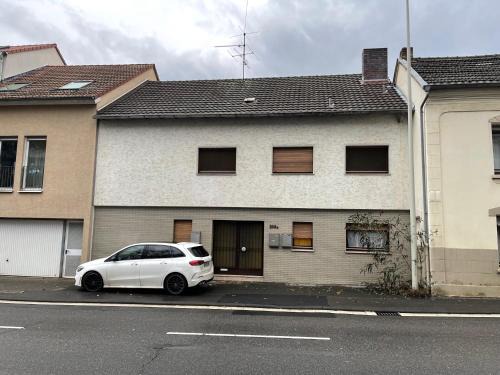 Limperich Apartment | Bonn-Beuel zentrale Ferienwohnung mit Parkplätzen
