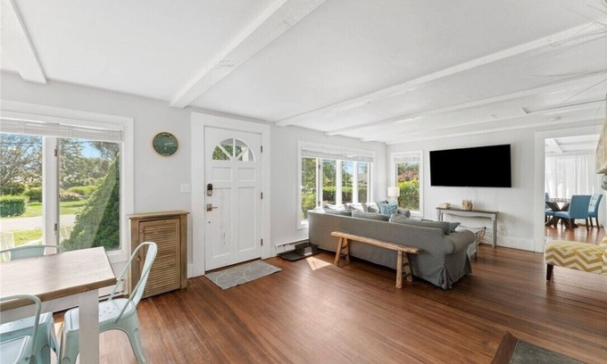 Bonnet Shores House | Bonnet Shores - Ocean Views, 5 min walk to beach, 20 min drive to Newport