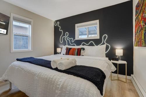 Central Colorado Springs House | Bonny Creation - Chic Downtown Convenience Hot Tub