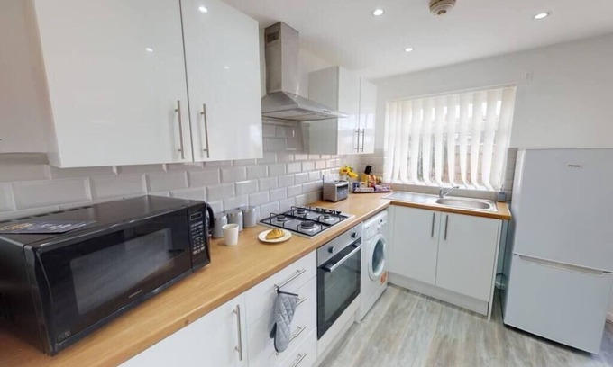 Middlesbrough House | Book Direct 10% Off > Flexley House 4 Br Workstays