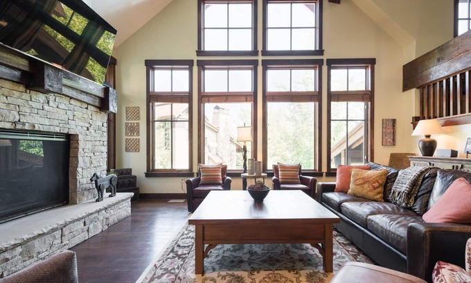 North Park City Cottage | Book for Winter! Beautiful Ski Chalet with Private Hot Tub and Fireplace!