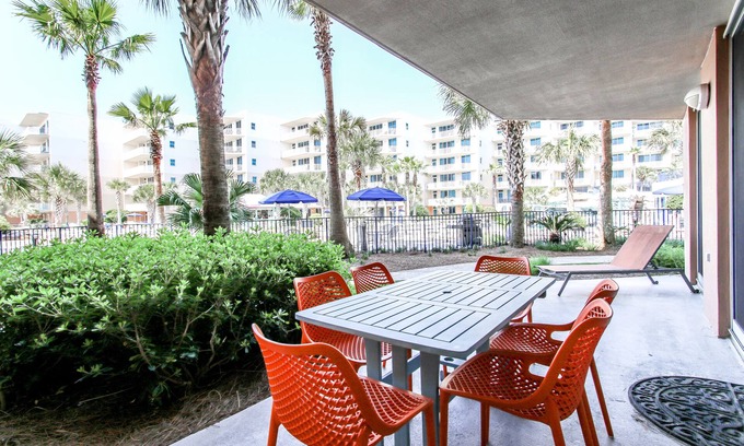 Fort Walton Beach Condo | 🦩Book Me Baby! Charming Walk-Out To Pools~Waterscape A110 Courtyard🦩
