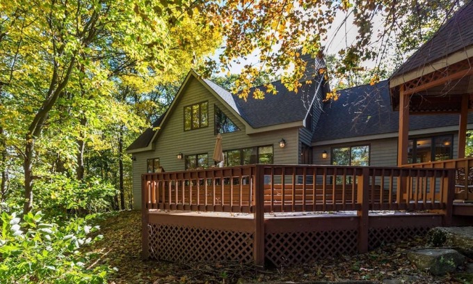 Chestnut Springs House | Book Spring Summer Luxury House at Wintergreen