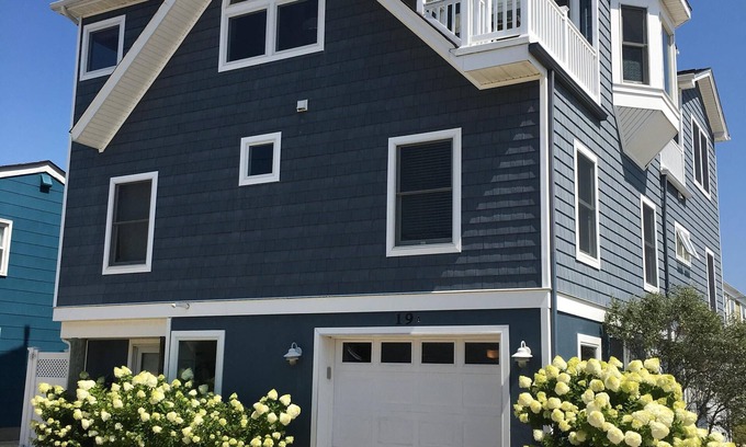 South Beach Haven House | Booking 2025 Amazing Views Ocean & Bay! 8 houses to direct beach access