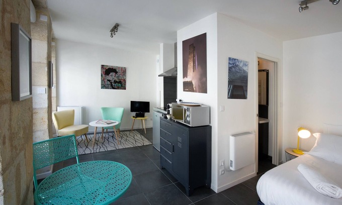 Hotel de Ville - Quinconces Apartment | Bordeaux Historic Center Double studio + Balcony
