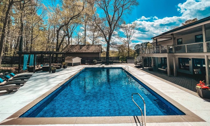 Marietta House | Borders Nat'l Park, Pool, Hot Tub, Fenced, Overlooks Horse Farm, Tesla Charging