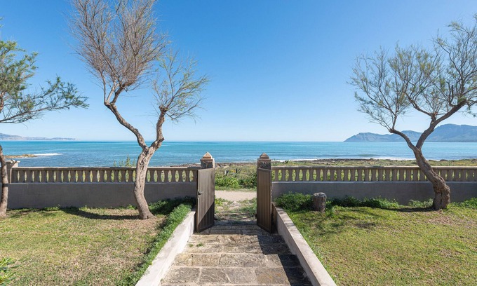 Son Serra de Marina House | BORGES - Fantastic beachfront house with free Wifi