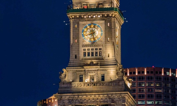 Downtown Boston Villa | Boston Marriott Custom House ~ Downtown Suite with views of the city and harbor