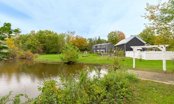 Saugerties House | Botanical Hideaway: Gorgeous Home w/Hot Tub & Sauna