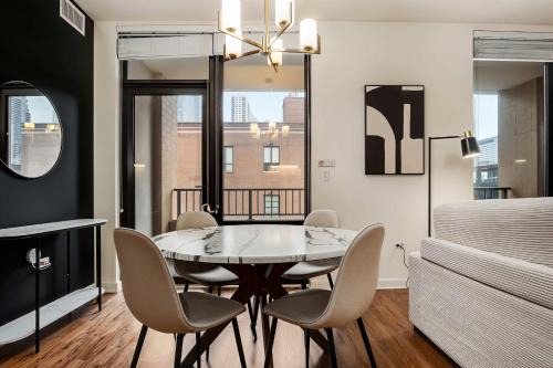 Near North Side Apartment | Boulevard Stays 5 Minutes to Magnificent Mile and River North 06