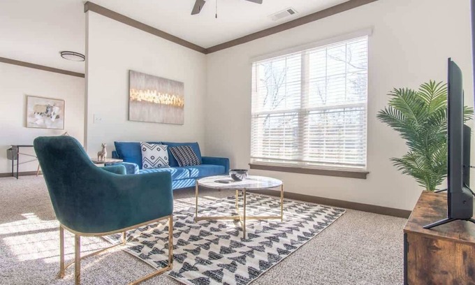 Jeffersontown Apartment | Boulevard Stays Spacious 1BR Suite Pool, Parking Gym D