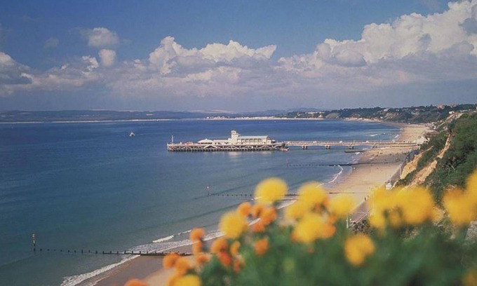 Bournemouth City Centre Apartment | BOURNECOAST: MODERN APARTMENT NEAR TO TOWN CENTRE AND SANDY BEACHES - FM6141