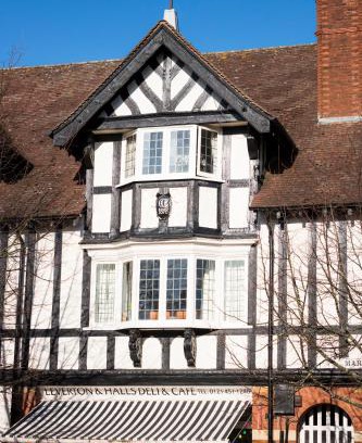 Bournville Bed & Breakfast | Bournville House & Cafe