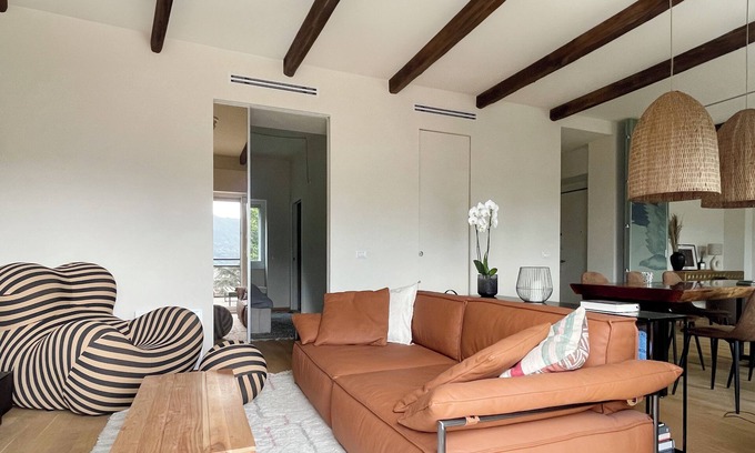 Como Apartment | Boutique designer apartment with lake view and large terrace